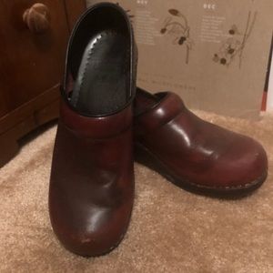 Dansko Clogs in Maroon!